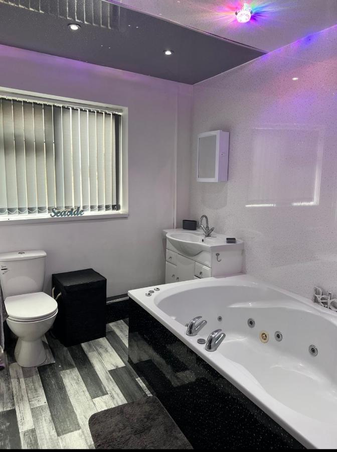 Sea View Lavish Apartment Sky Tv Whirlpool Bath Huge Balcony Newly Refurbished Bridlington Exterior foto